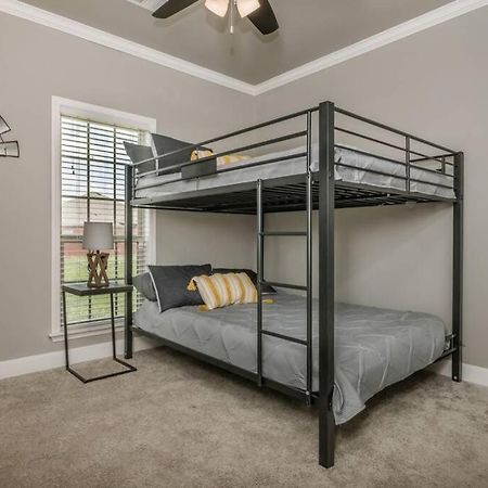 Cheerful 3 Bedroom Home, King Bed, 10 Min From Palo Duro Canyon, Fireplace, Washer Dryer Extérieur photo