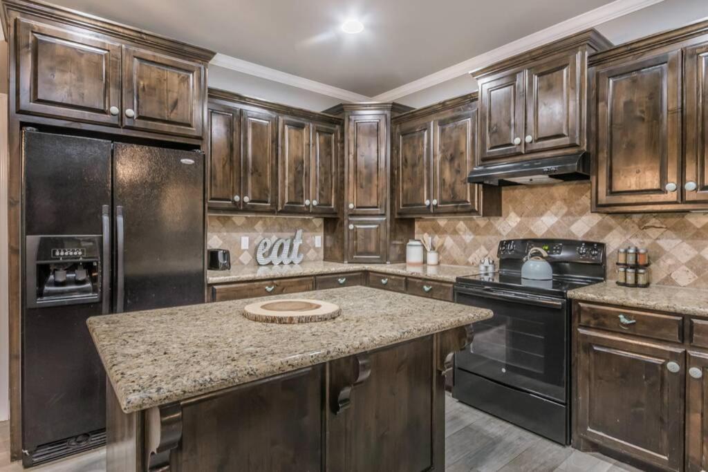 Cheerful 3 Bedroom Home, King Bed, 10 Min From Palo Duro Canyon, Fireplace, Washer Dryer Extérieur photo