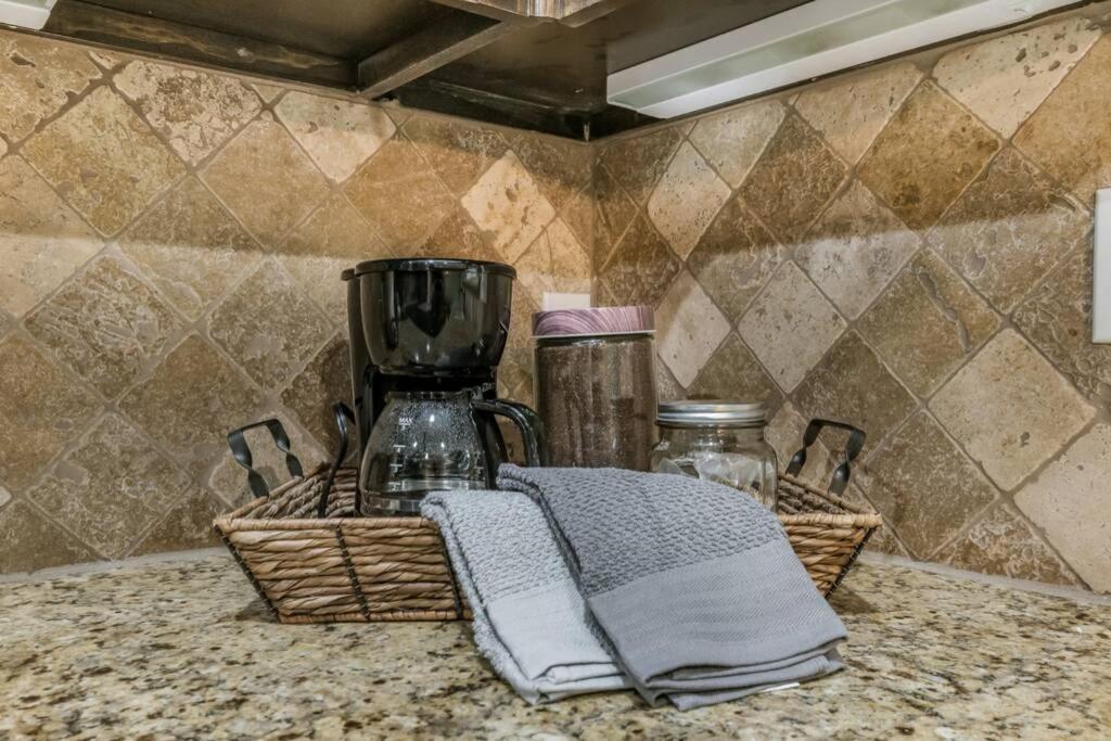 Cheerful 3 Bedroom Home, King Bed, 10 Min From Palo Duro Canyon, Fireplace, Washer Dryer Extérieur photo