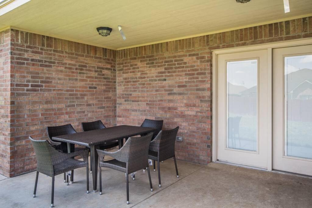 Cheerful 3 Bedroom Home, King Bed, 10 Min From Palo Duro Canyon, Fireplace, Washer Dryer Extérieur photo