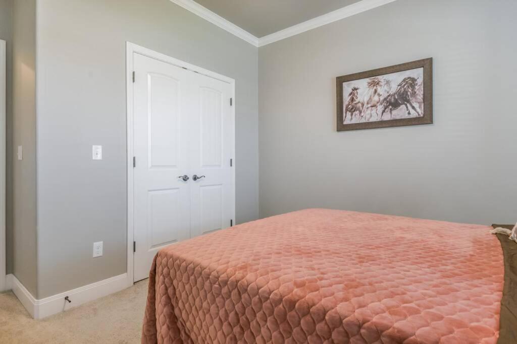 Cheerful 3 Bedroom Home, King Bed, 10 Min From Palo Duro Canyon, Fireplace, Washer Dryer Extérieur photo